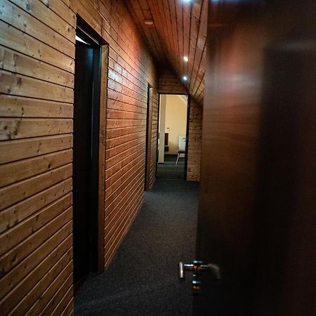 Casa Gorjeneasca Hotel Târgu Jiu Esterno foto